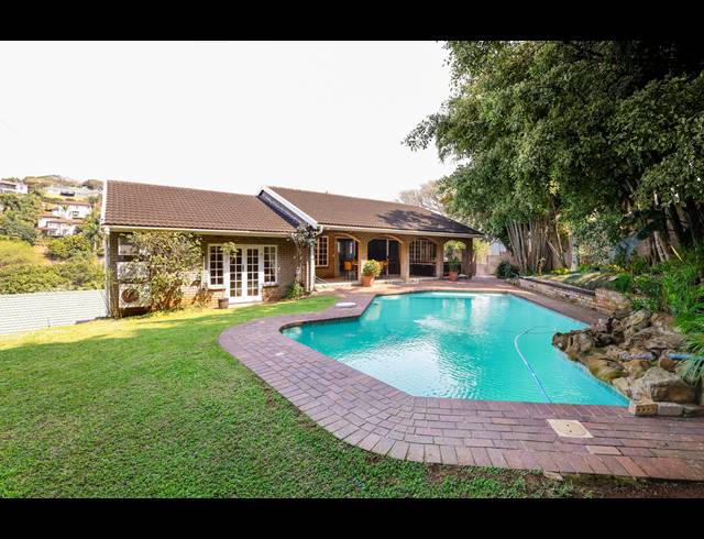 4 BEDROOM HOUSE FOR SALE IN LA LUCIA